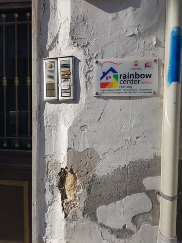 Questa casa non è un albergo la struttura che accoglie persone LGBT nel bene confiscato al clan2