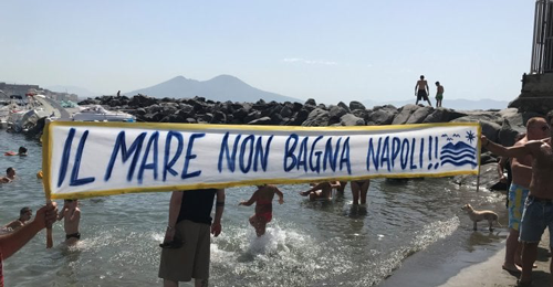 Napoliclick - Il mare non bagna Napoli