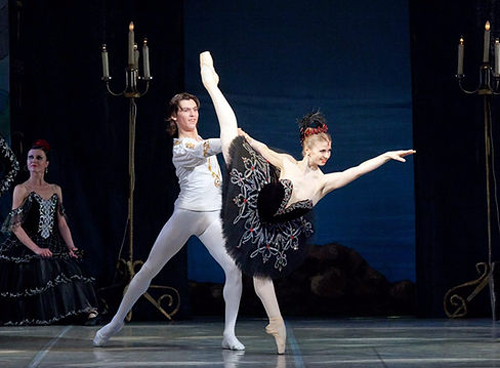 Al Teatro Bellini lUkrainian Classical Ballet 1