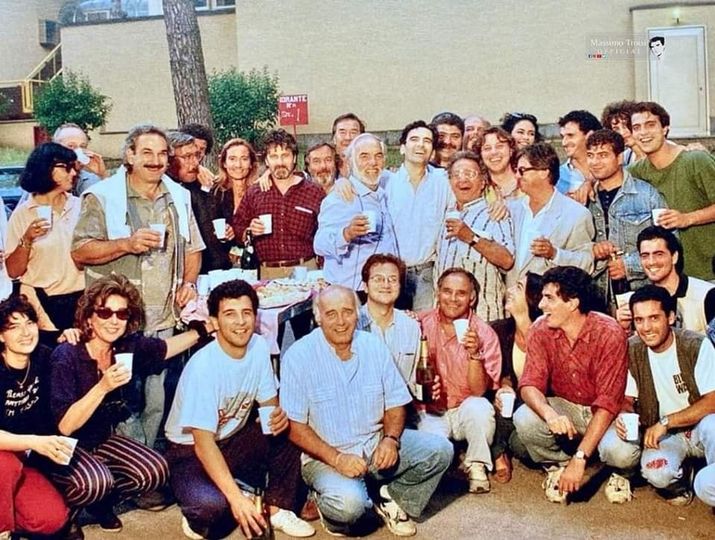 ultimo saluto sul set IL POSTINO 2